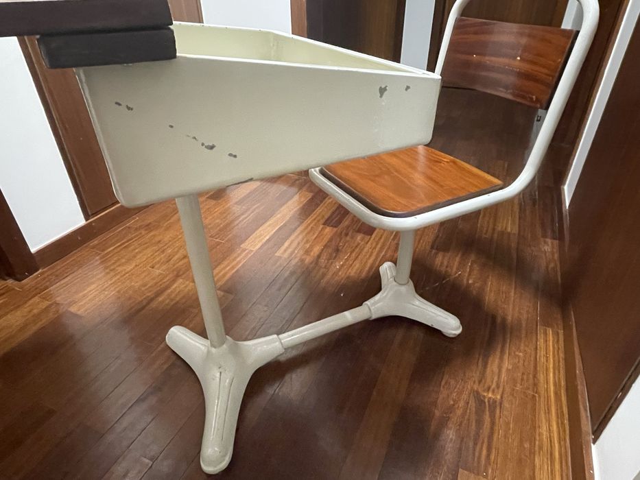 Secretária escola antiga