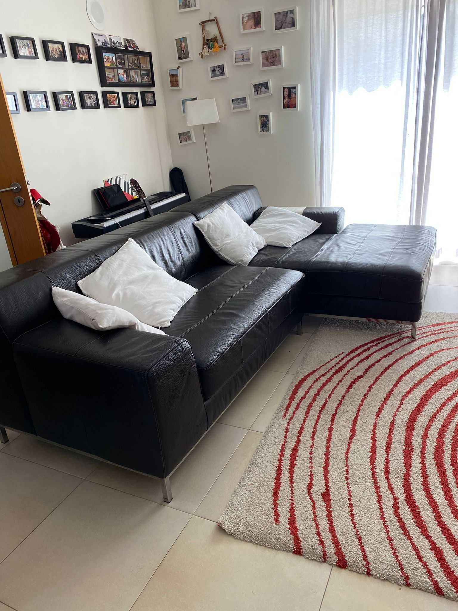 Sofá com chaise longue