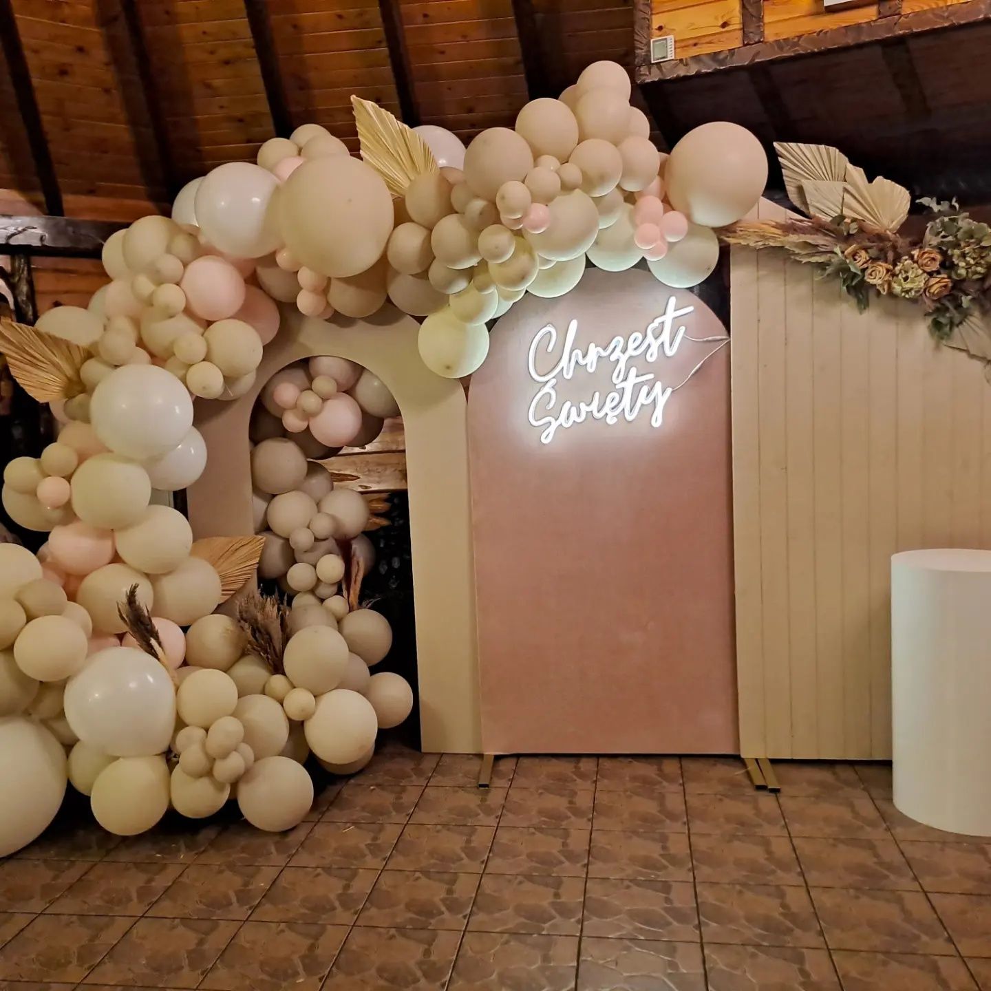 Balony ścianka balonowa chrzest roczek komunię boho kwiaty