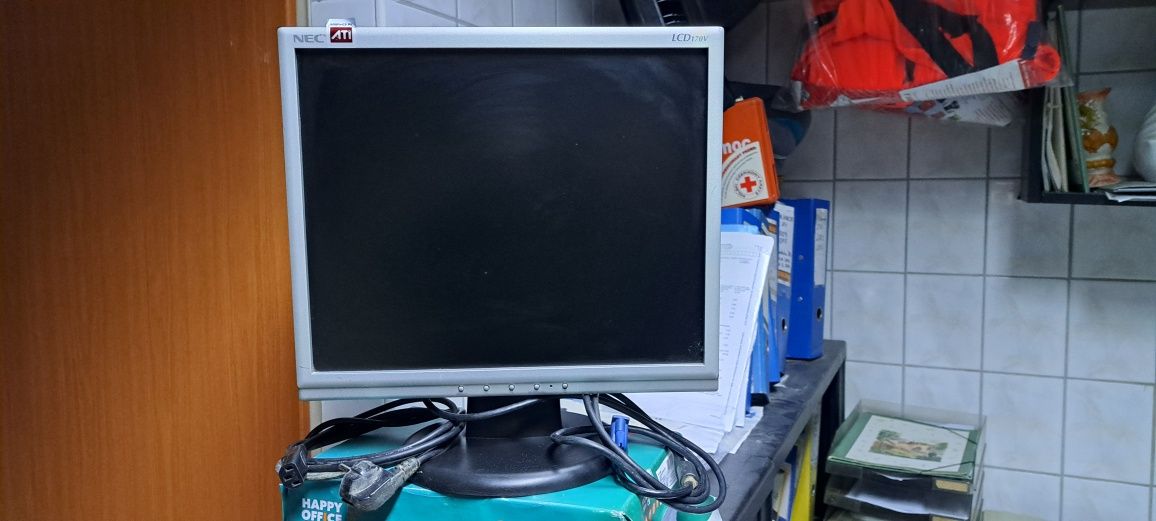 *** Monitor NEC 170v ***