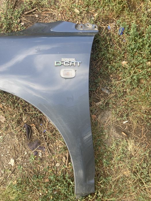 Переднее левое крыло Toyota Avensis t-25 2008 2.2