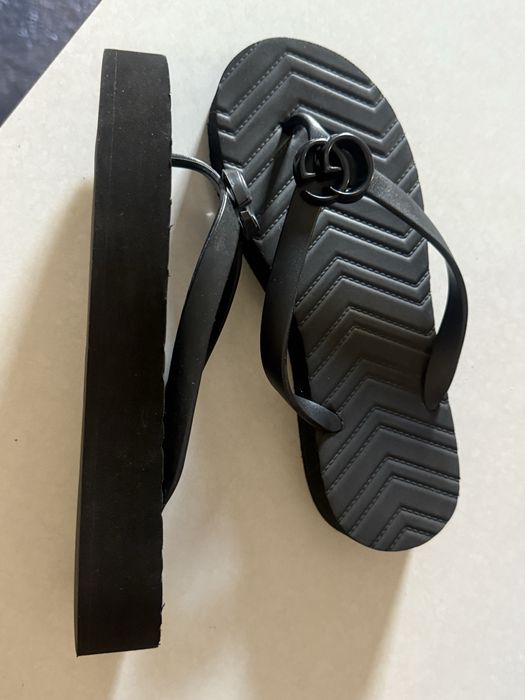 Klapki japonki basenowe Gucci 38