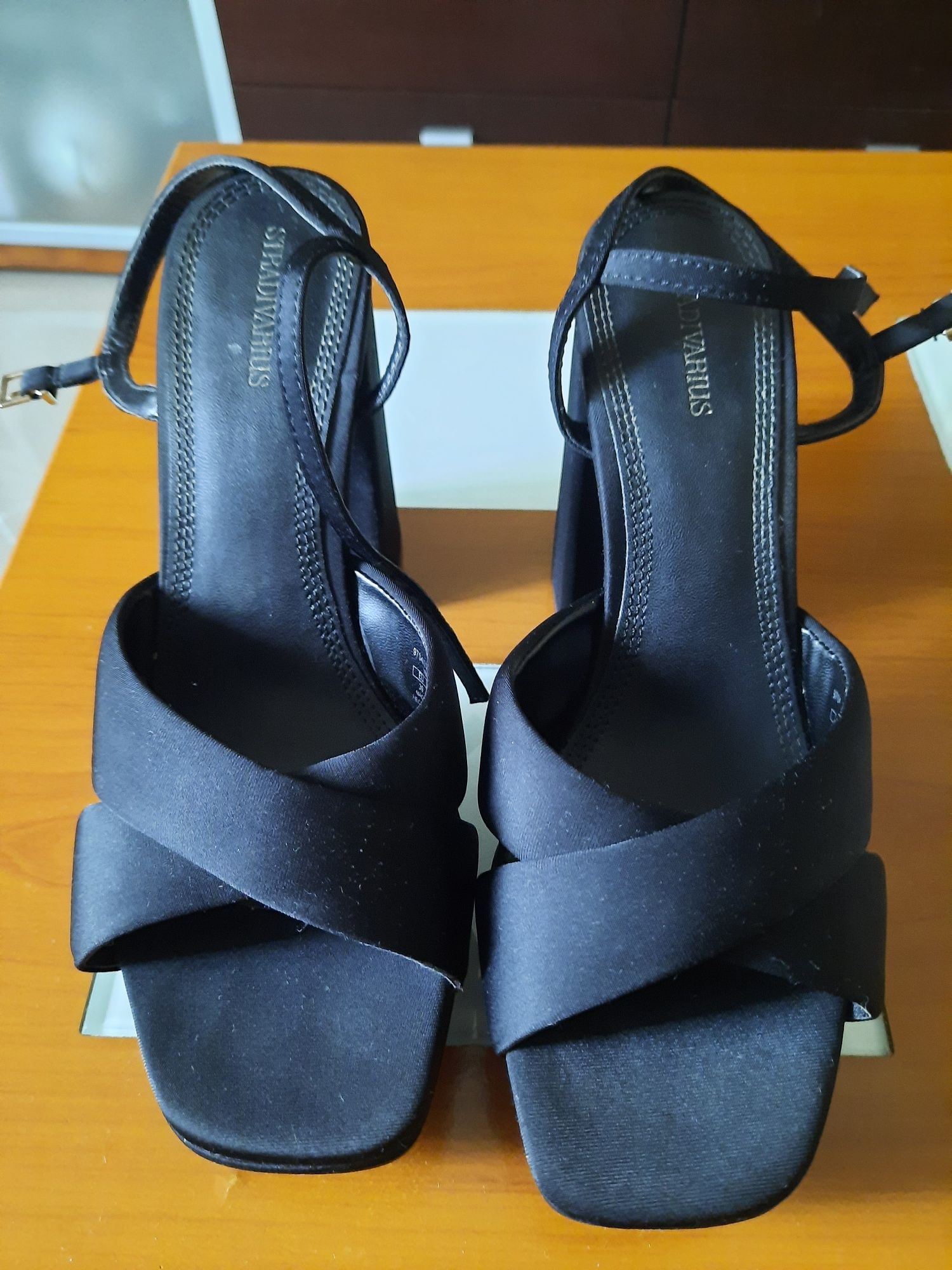 Sapatos Cetim Preto Stradivarius 39