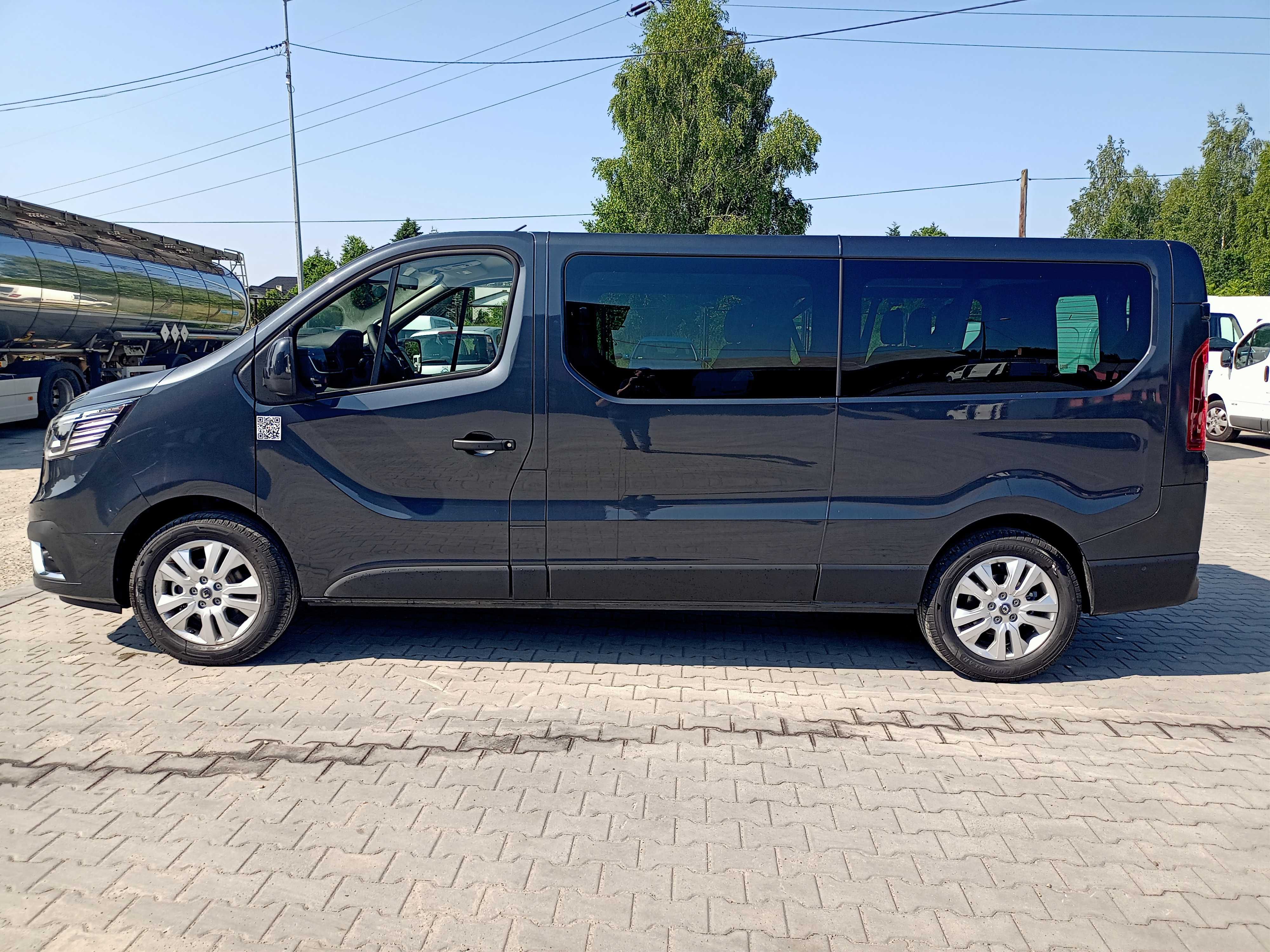 Wynajem busa Renault Trafic/2023r/ 150KM/9 osobowy/pełne wyposażenie/