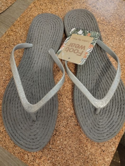 Klapki damskie japonki. Nowe. 40