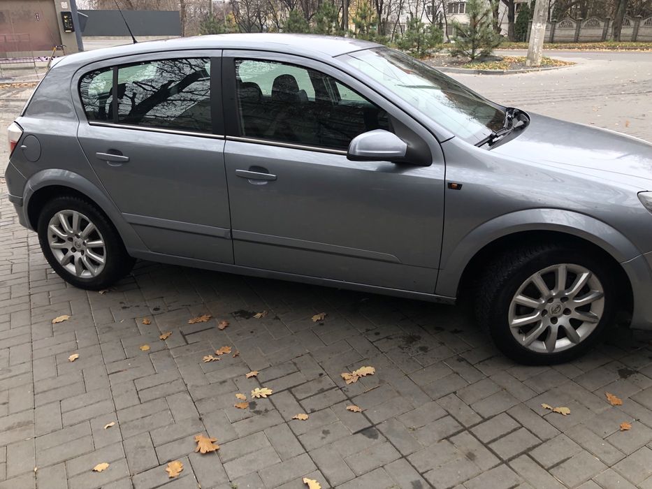 Opel Astra H 2005 2 покоління