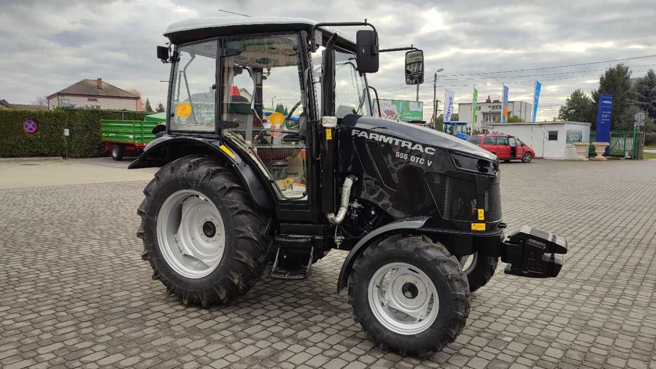 Ciągnik rolniczy FARMTRAC 555 DTcV (od ręki)