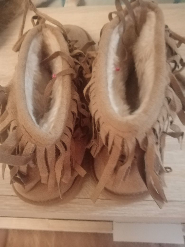 Buty emu nowe za kostke