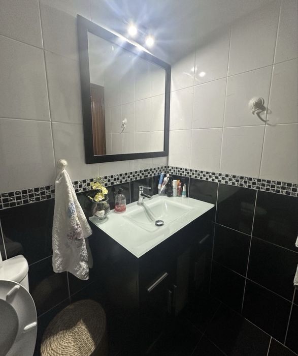 Aluga se quartos em casal de cambra