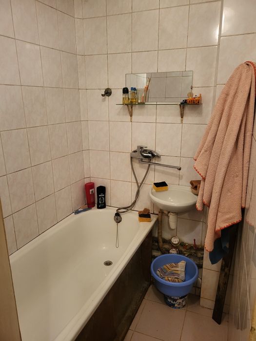 Продам 2 кімн. квартиру вул. Алішера Навої