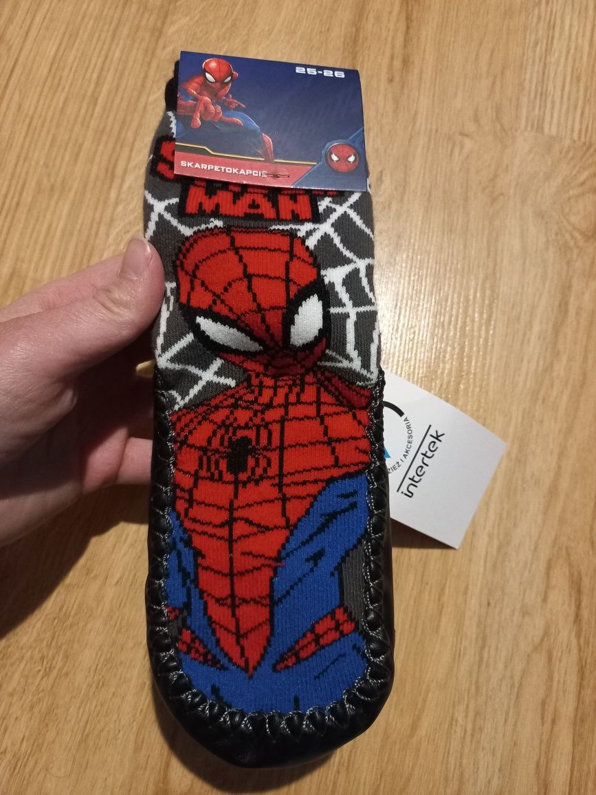 16. Nowe skarpetokapcie Spider-Man r. 25-26