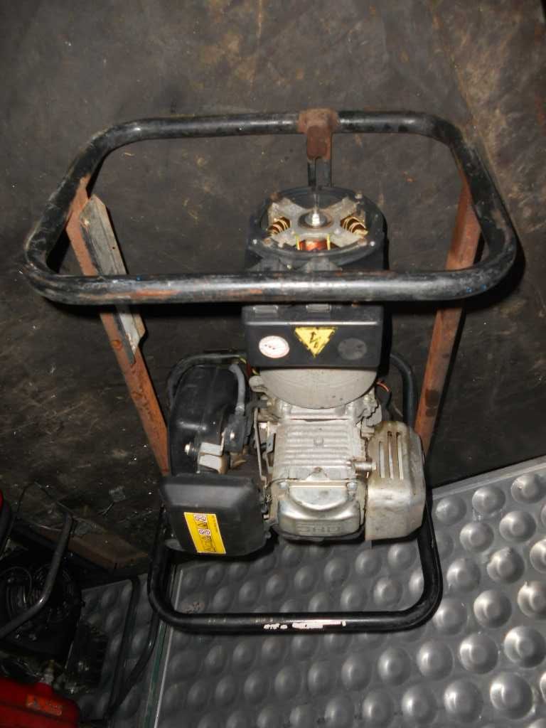 Honda Generator Pradu -Agregat prądotwórczy  Mobilny 2.2 Kv HONDA