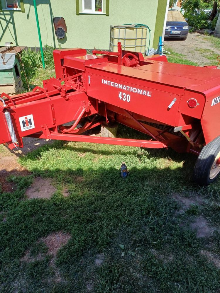Продам тюкопрес INTERNATIONAL 430