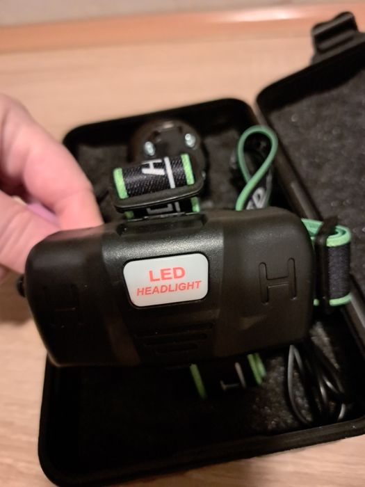 Ліхтарик налобний новий.