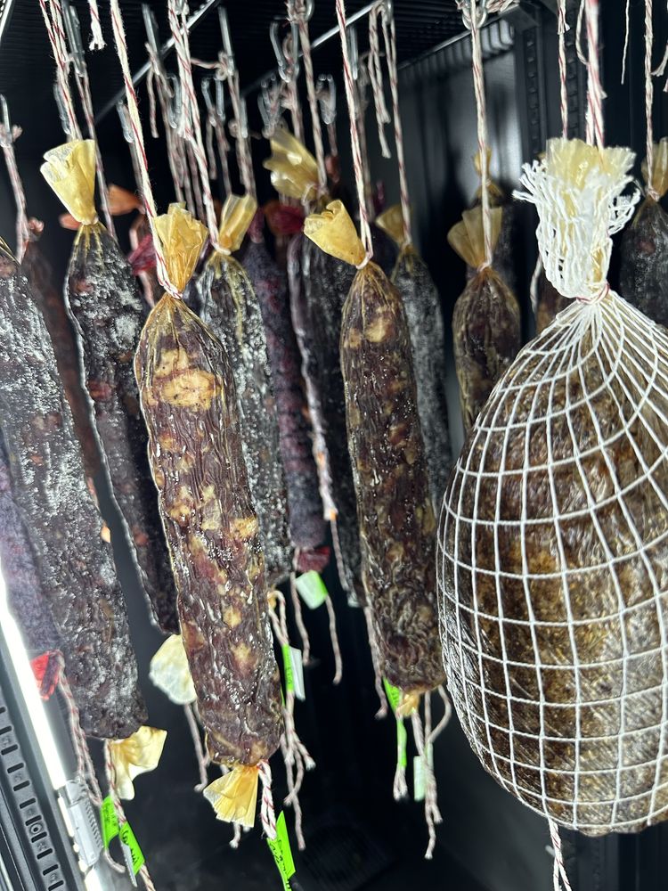 Продаємо сировялену продукцію з яловичини