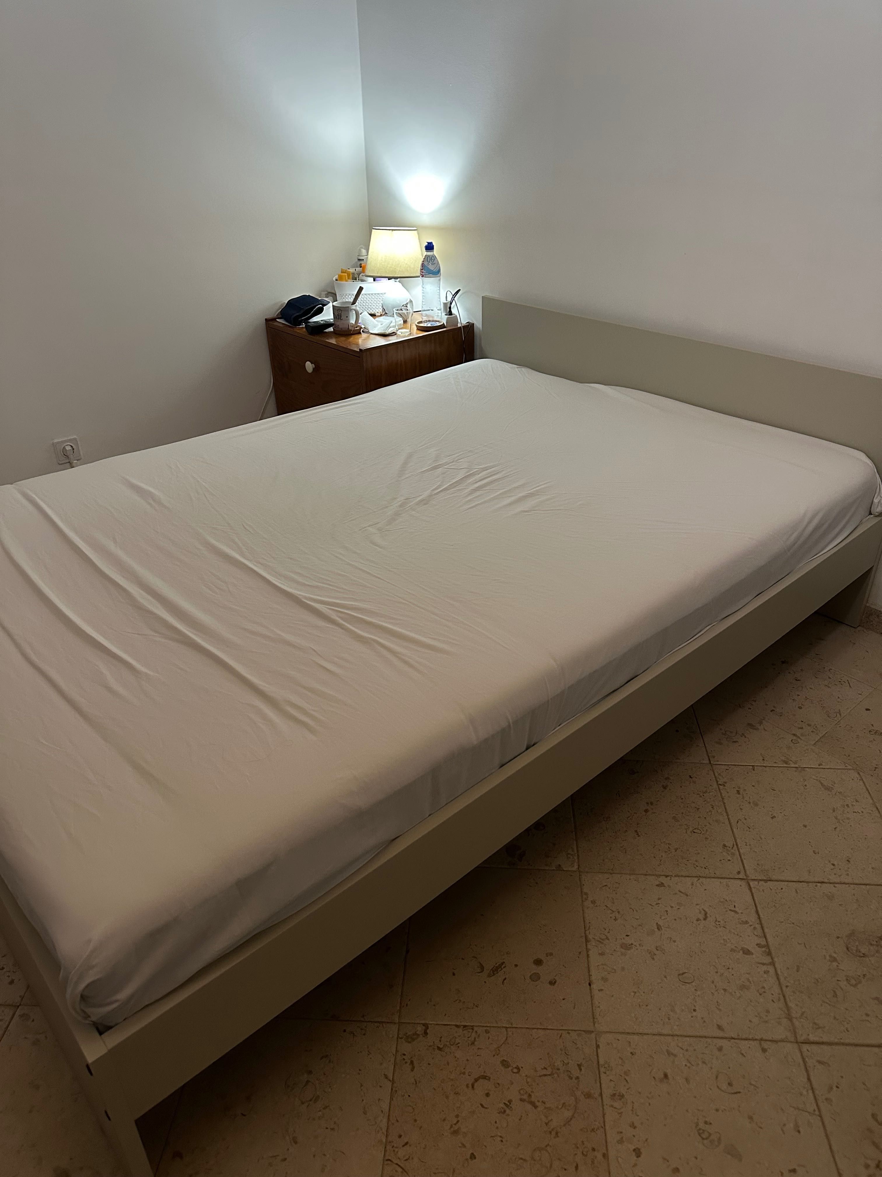 Cama casal com colchão Ikea novos