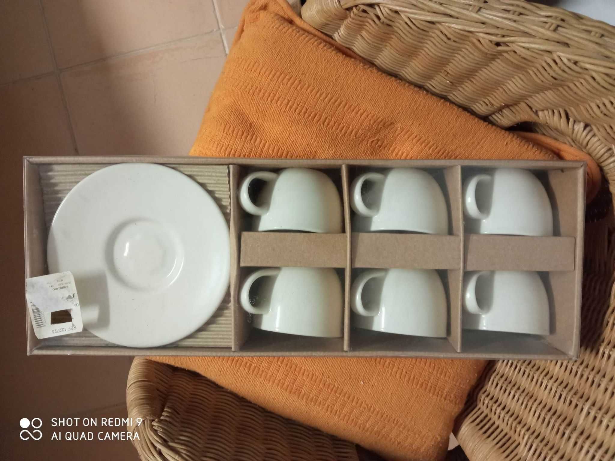 Conjunto de chavenas de café