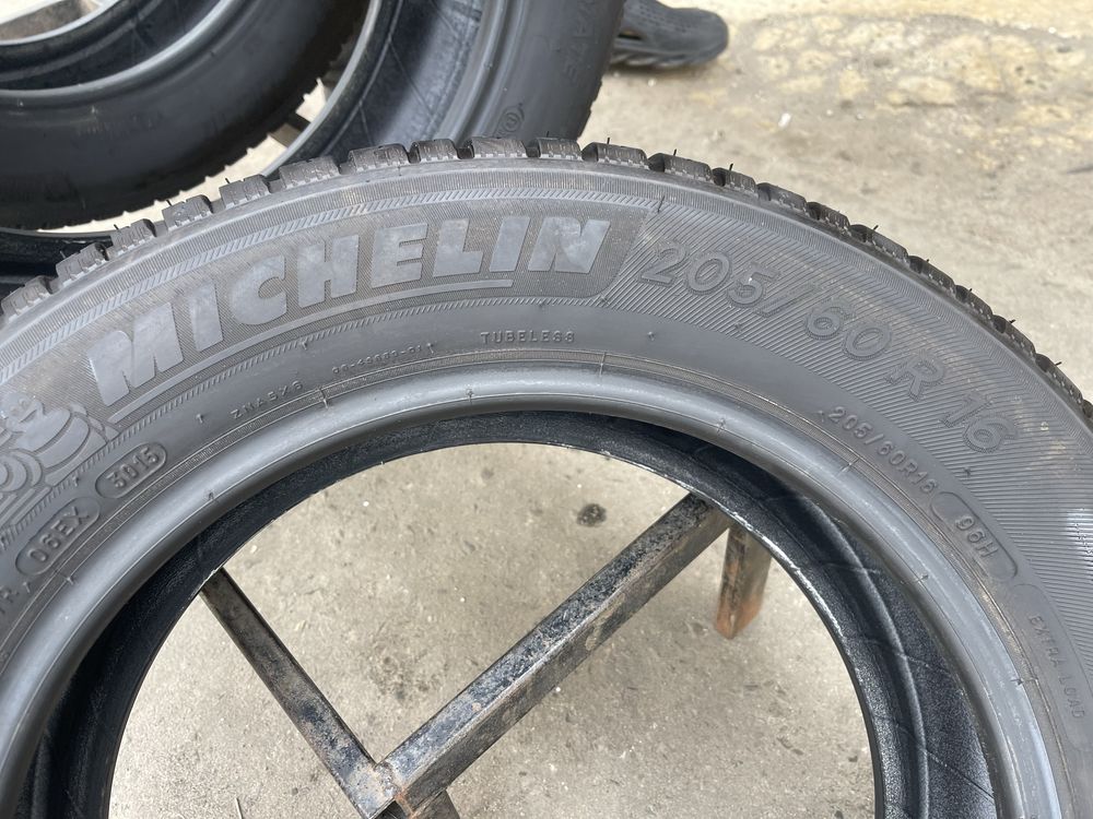 Шины 205/60/16 Michelin CrossClimate 4шт