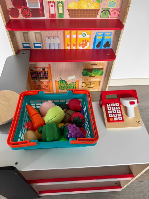 Loja infantil Hape com acessórios