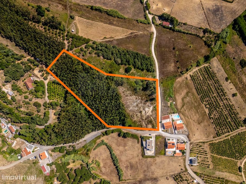 Terreno urbanizável para construção de duas moradias, Rabissaca, Al...