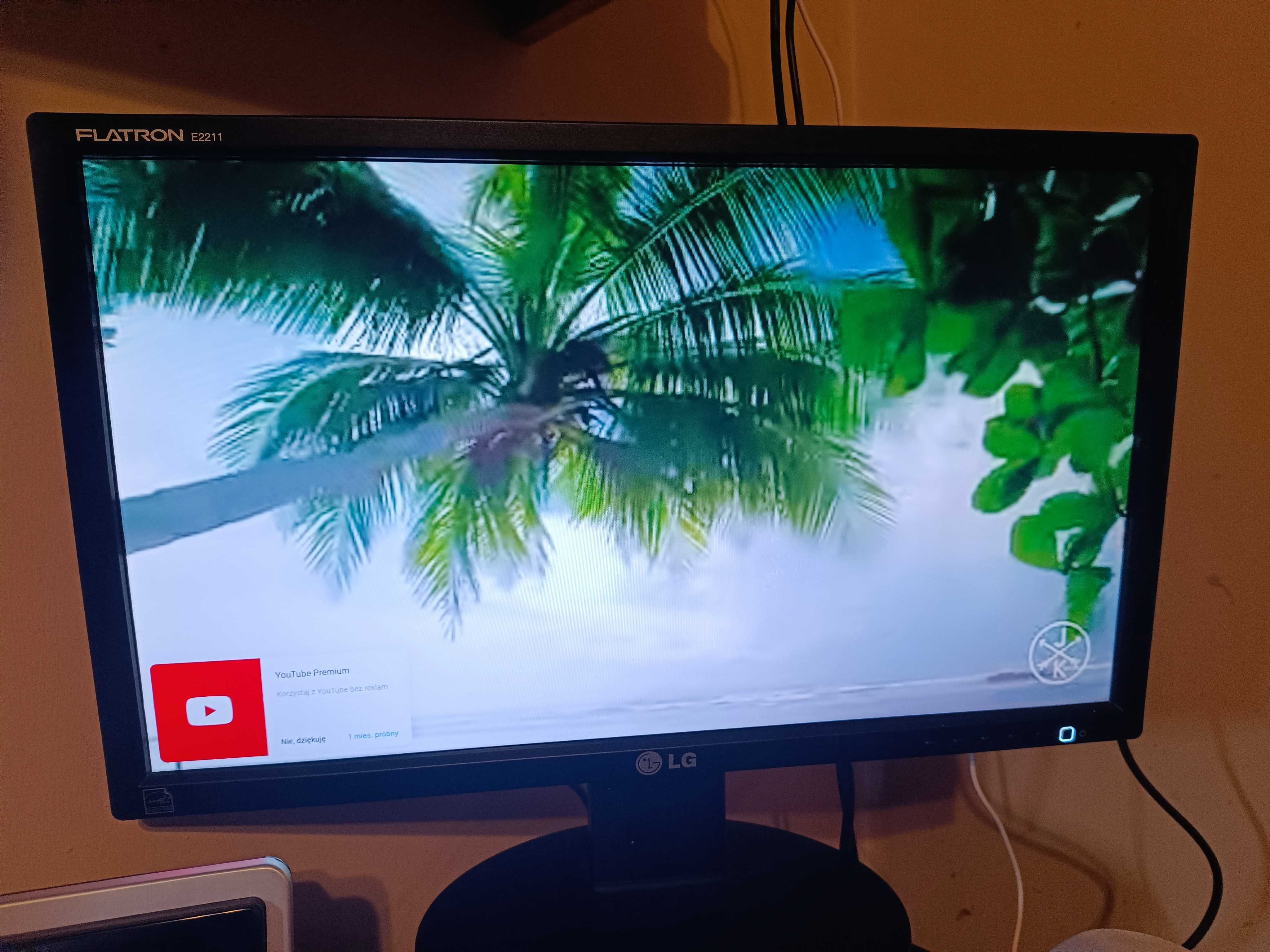 fajny monitor 22 cale LG Full HD bez wad