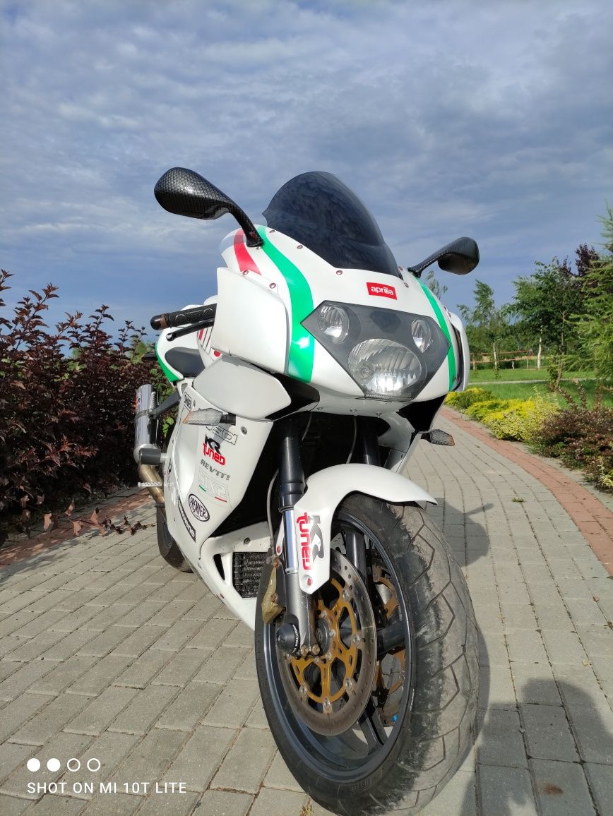 Aprillia RSV 1000 Mile