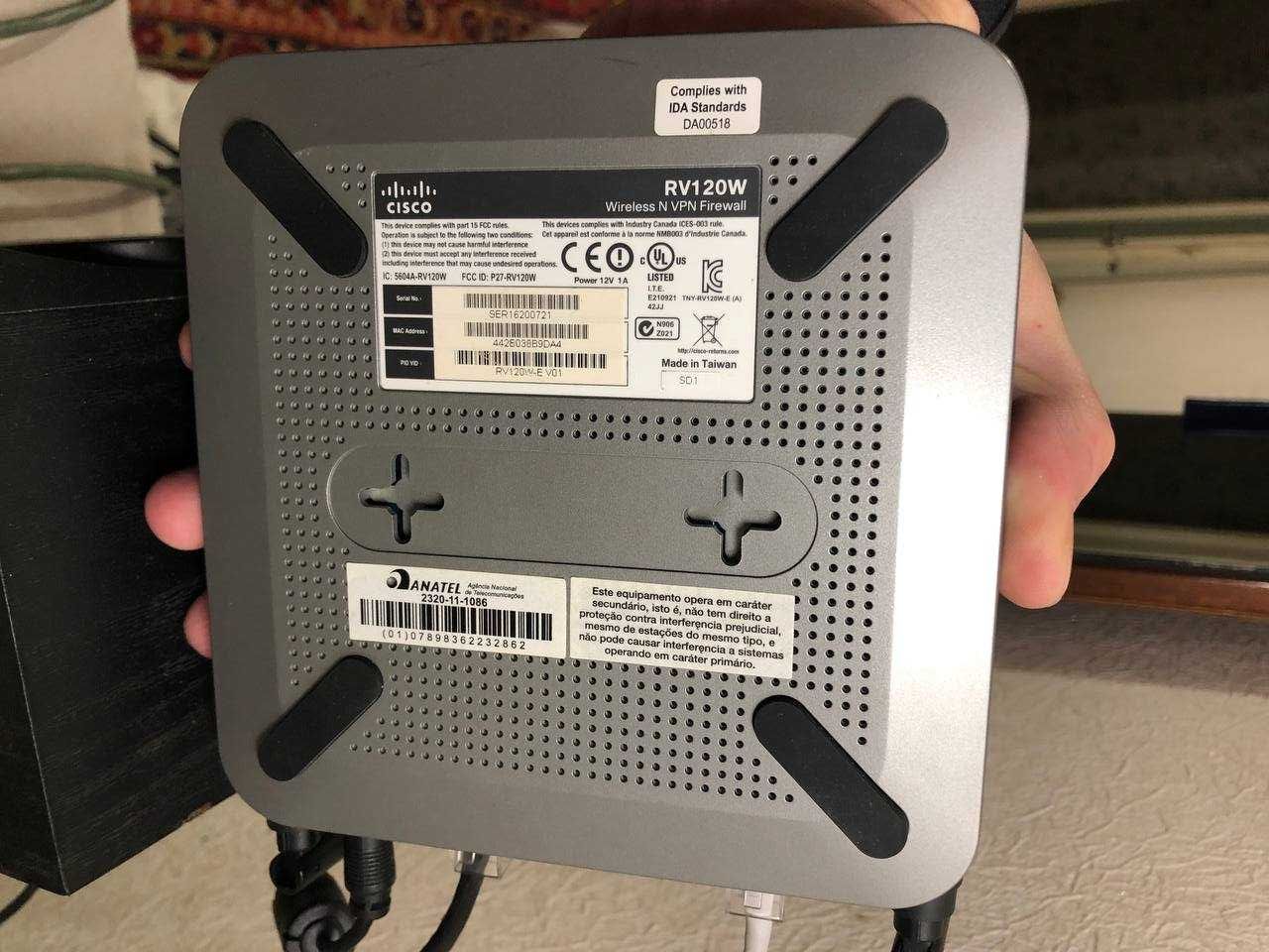 Бездротовий маршрутизатор (роутер) Cisco RV120W