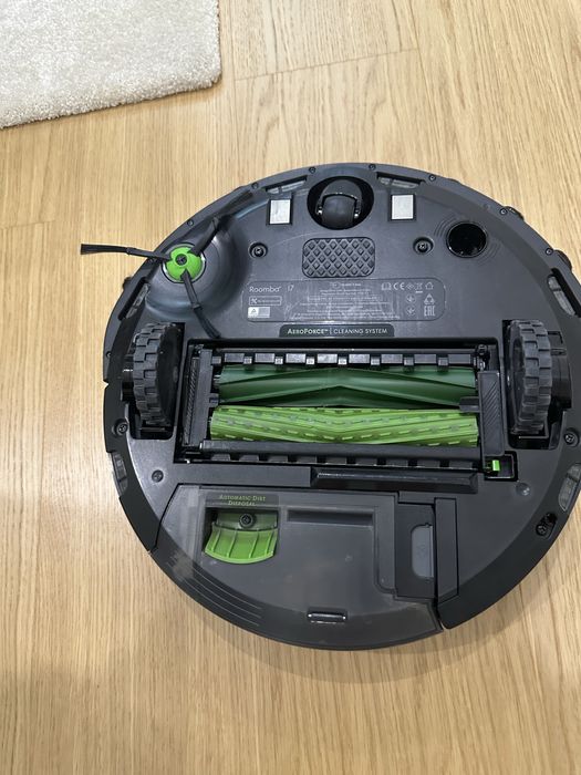 Aspirador Roomba i7+ inteligente automatico com clean base