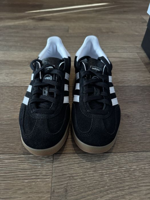 Нові кросівки жіночі gazelle adidas 36 чорні на шнурівці