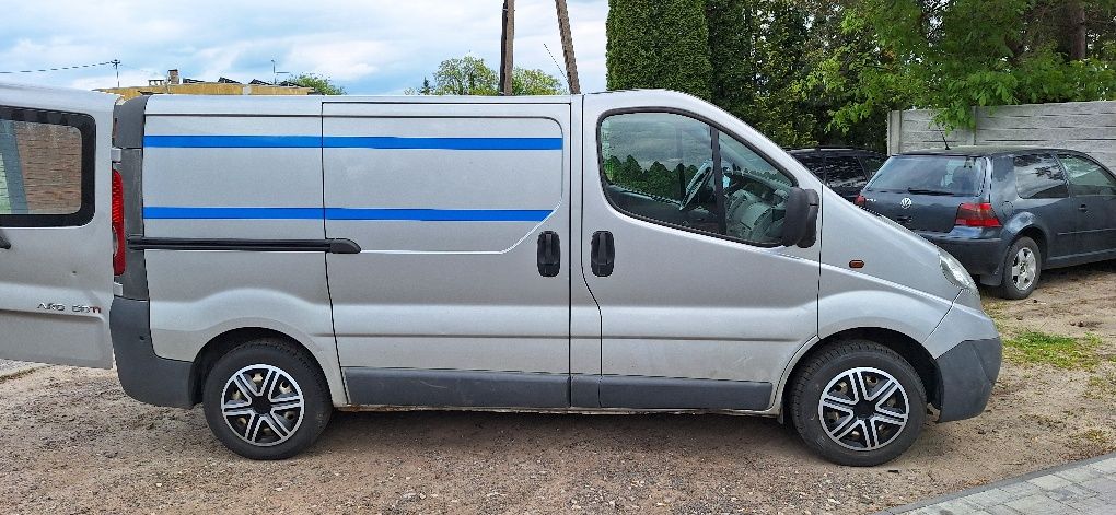 Opel Vivaro 2008 klima navi uszk silnik