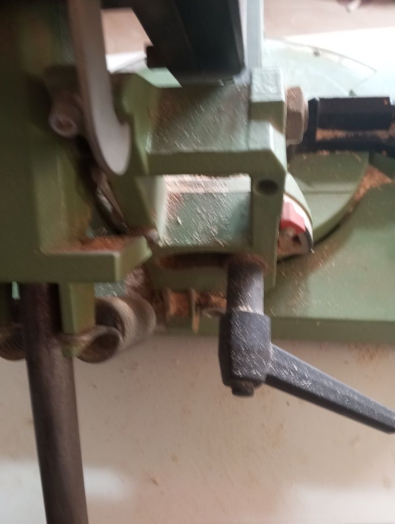 Máquina meia esquadriaa
