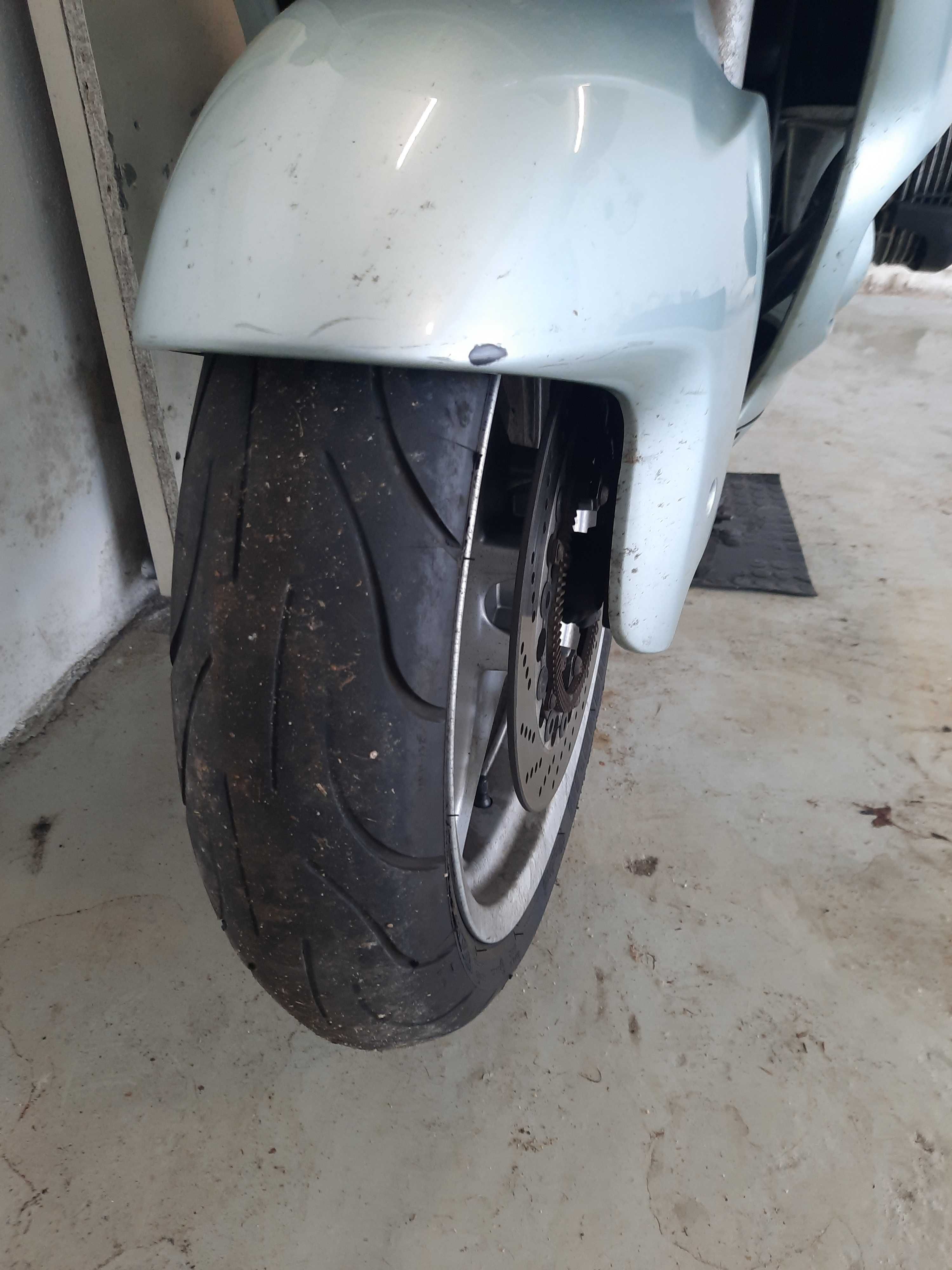 ...BMW R1100RT...