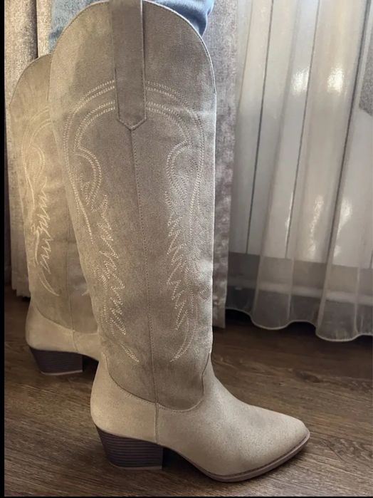 Високі ковбойські чоботи (високі жіночі козаки)