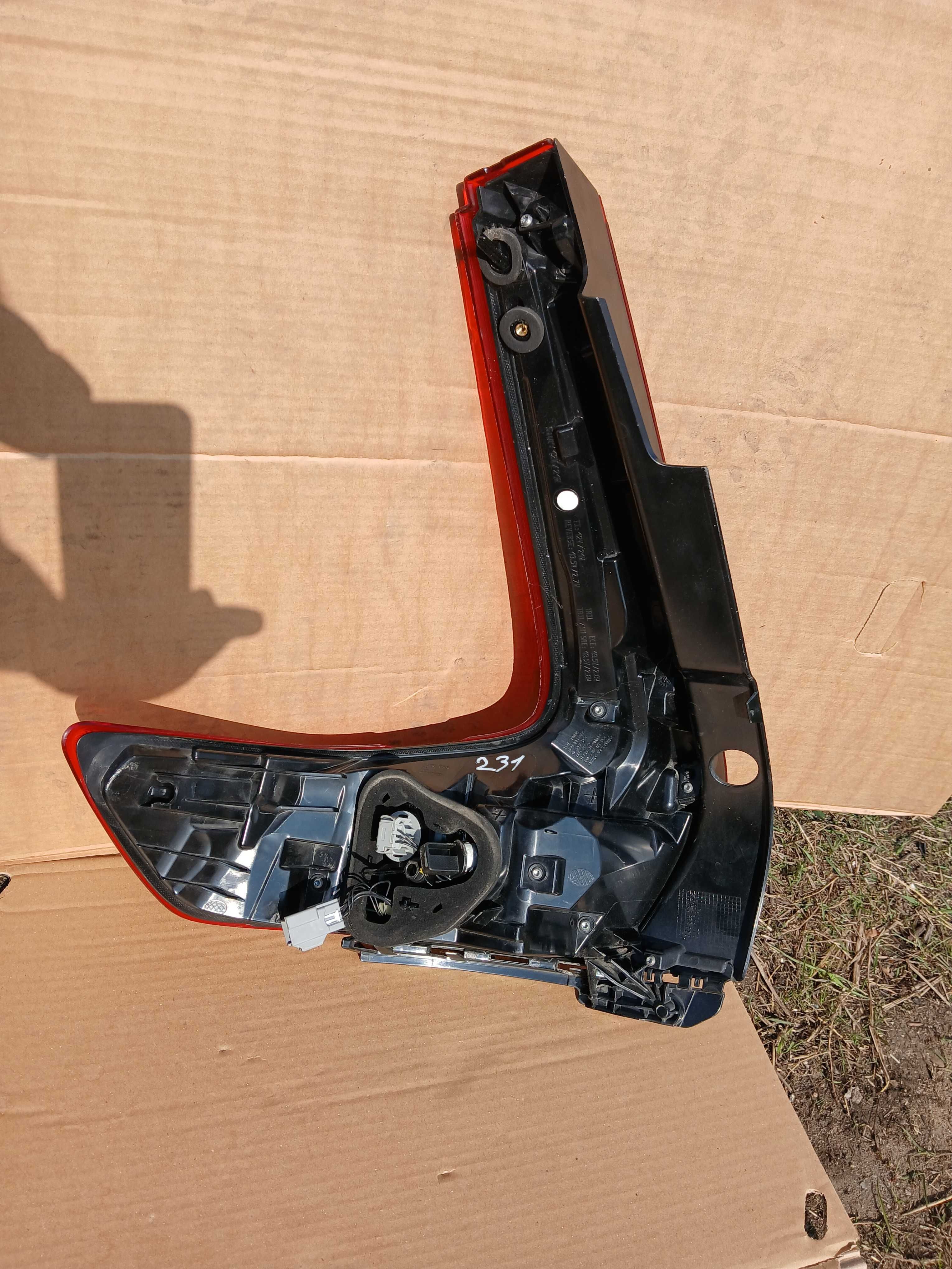 VOLVO XC40 II 17- Lampa prawa tył tylna LED