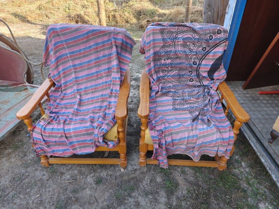 Vários sofás, triplos e  individuais