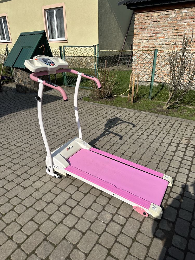 Бігова доріжка 1100w 100 kg