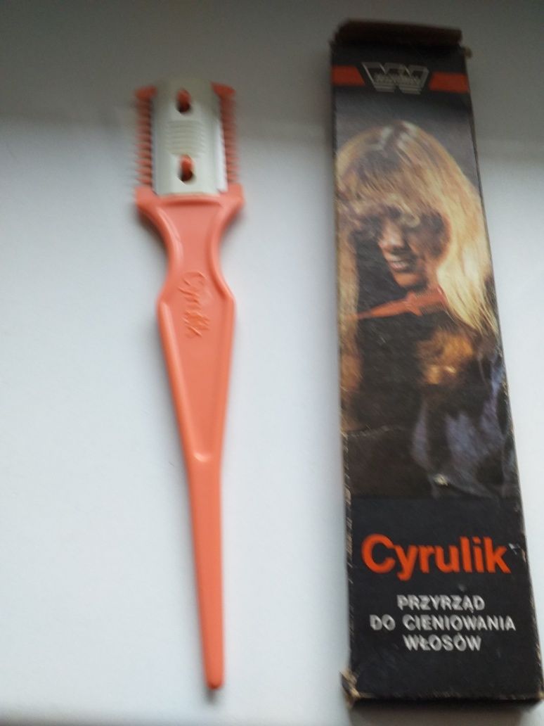 Przyżąd  do cieniowania  włosów  z czasów PRL.
