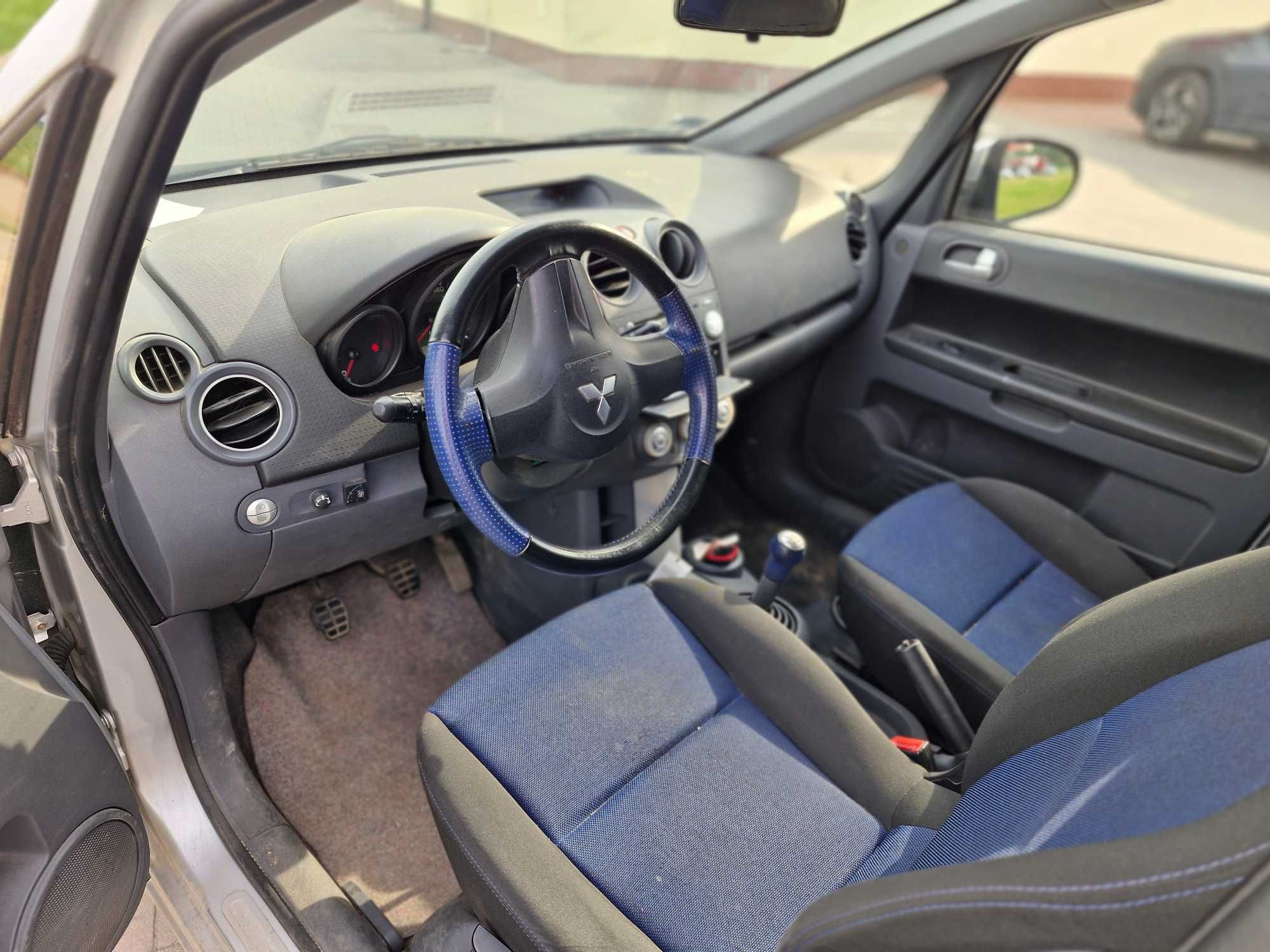Mitsubishi colt 1.3 2006r