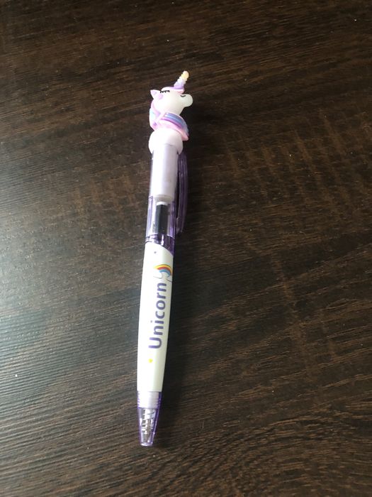 Długopis z świecącym jednorożcem 48tknsz