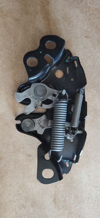 Nissan e-nv200, LEAF, zamek maski