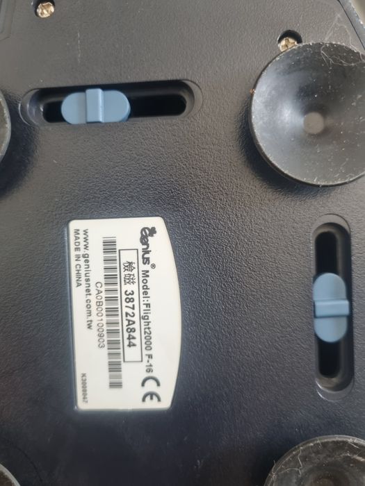 Logitech kierownica plus pedały plus dwa joysticki