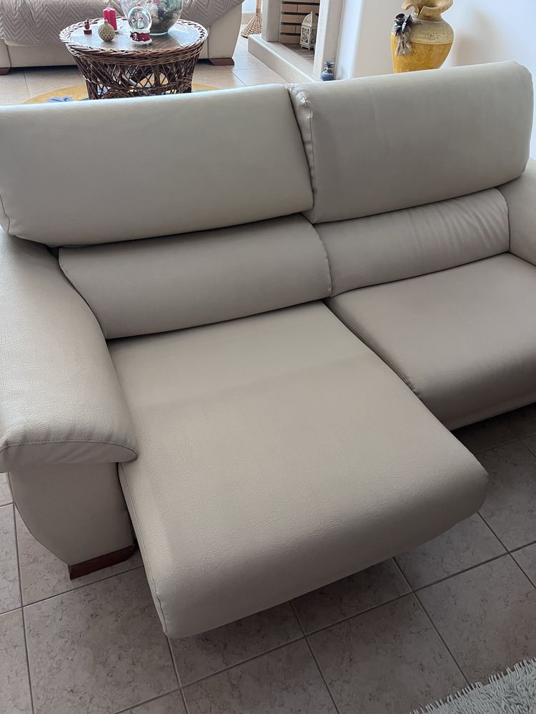 Sofás de 2 Lugares em Pele Bege