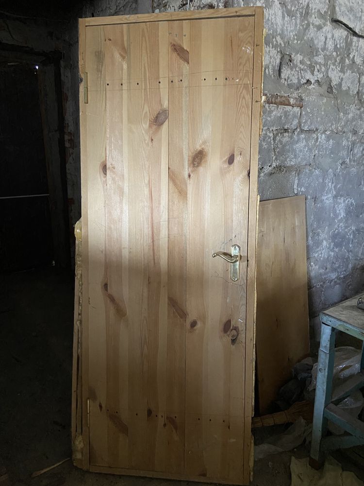 Двері дерев’яні вживані