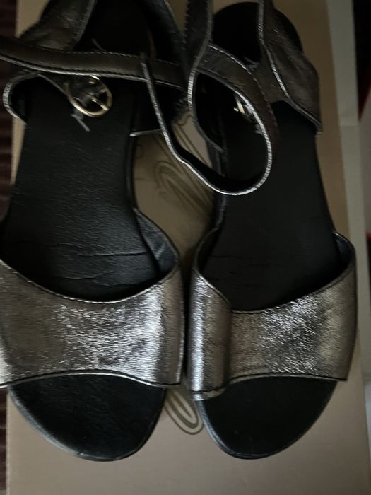 Продам босоніжки 36 розмір