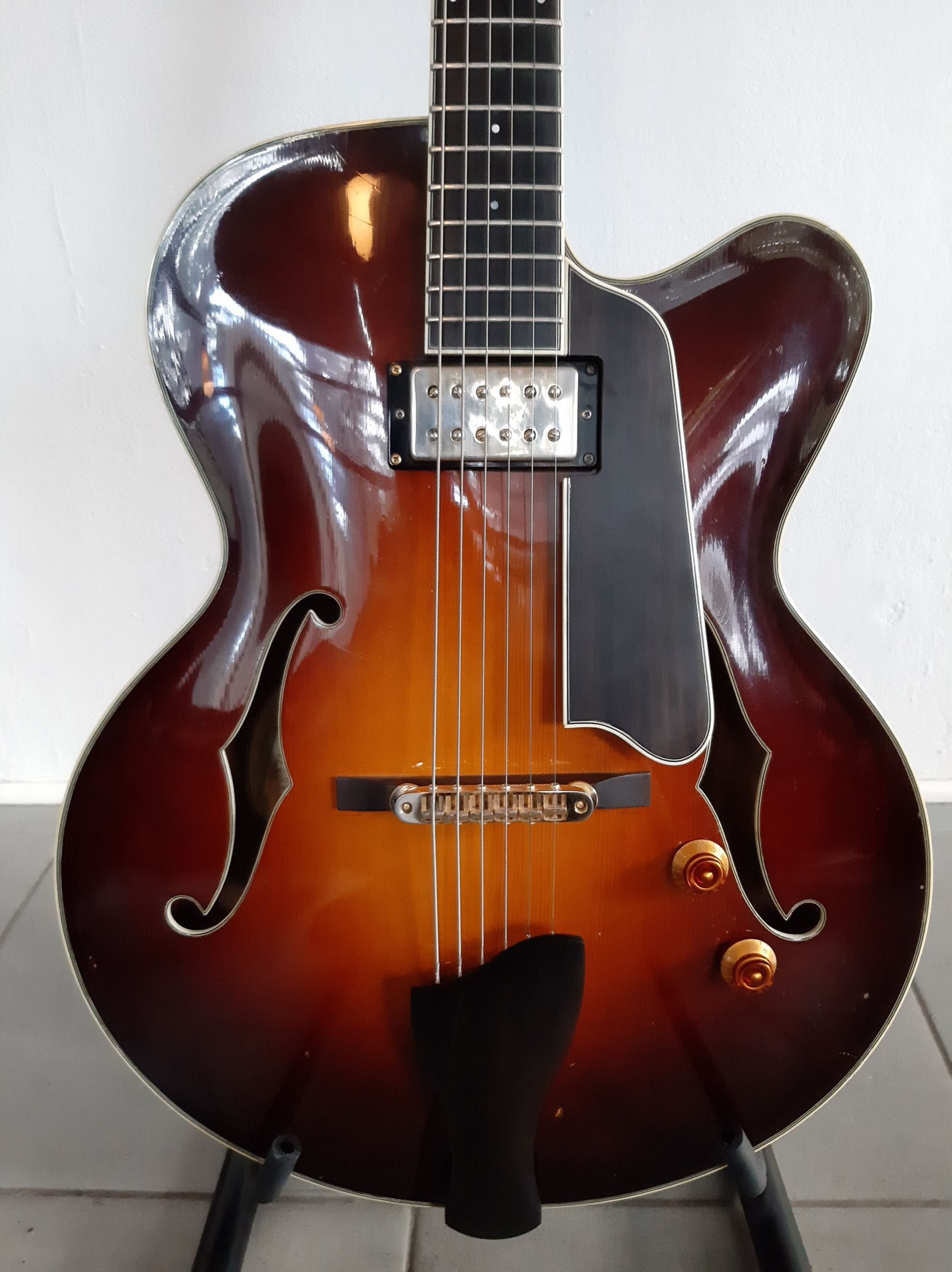 Eastman T146SM Archtop Hollowbody Thinline