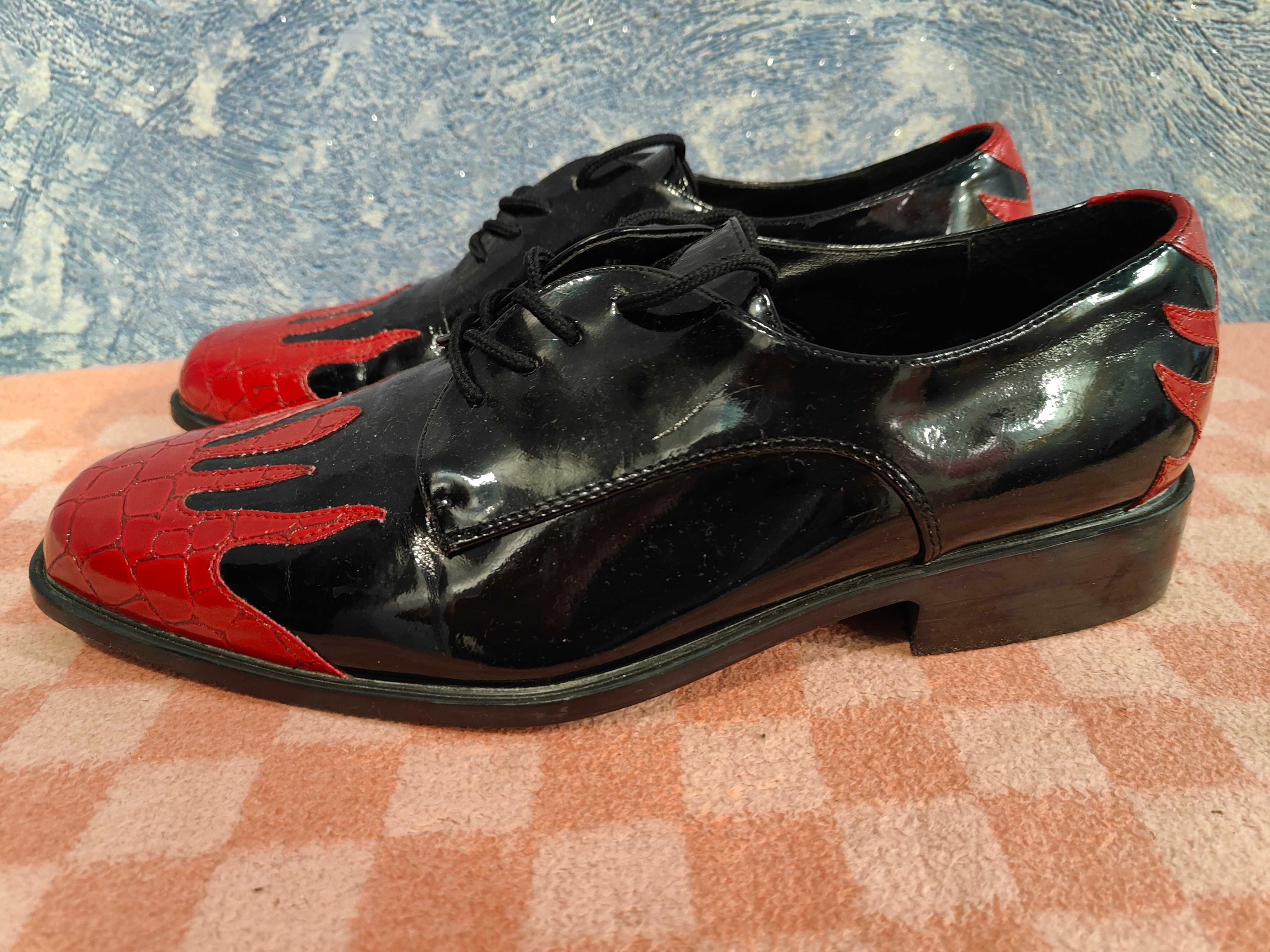 Продаются концертные черно-красные лакированные туфли