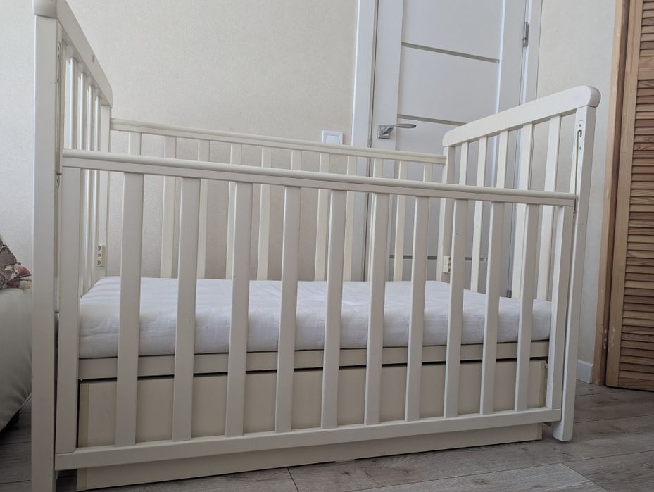 Ліжко ліжечко дитяче Верес ЛД 12 з маятниковим механізмом та матр