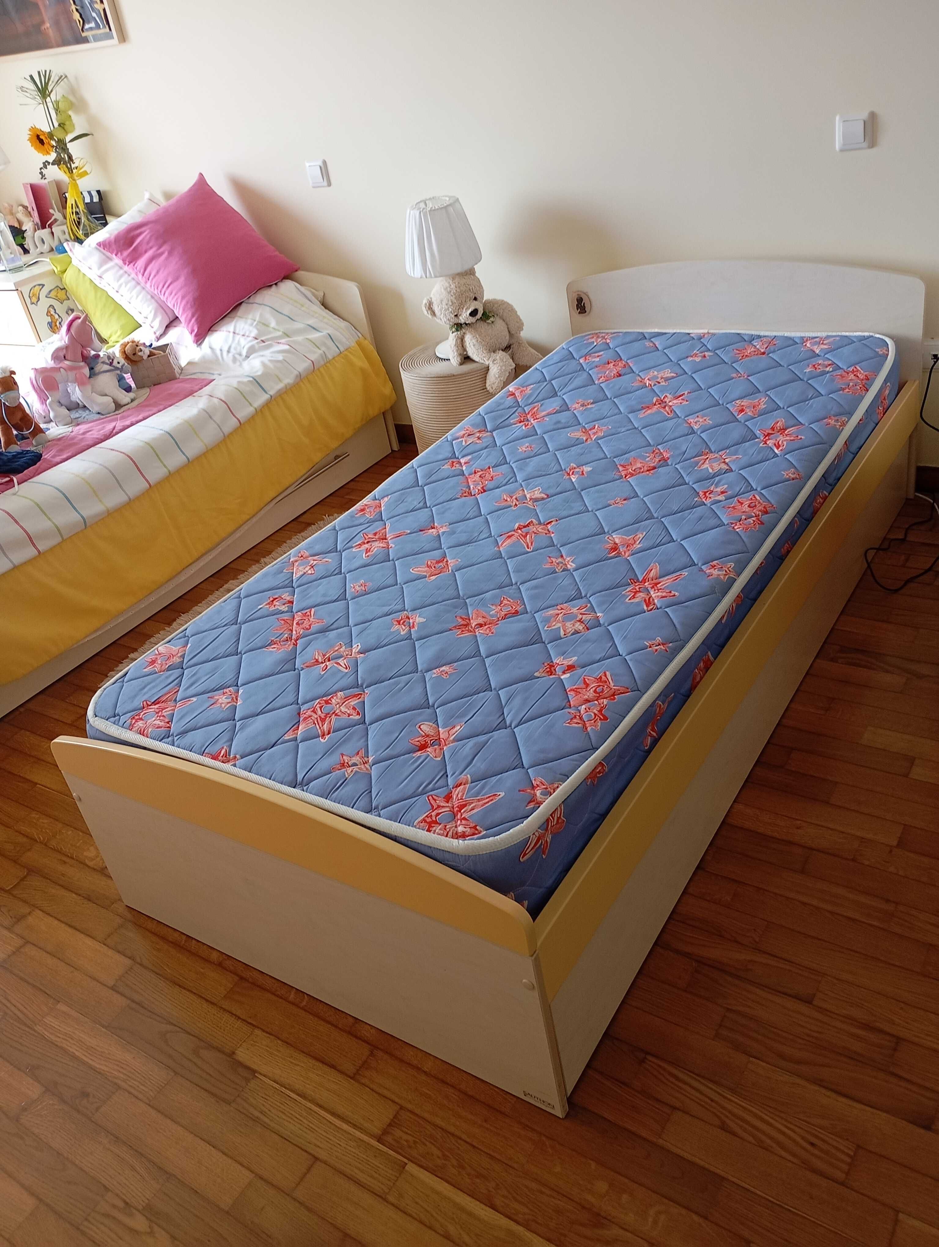 Quarto de 2 adolescentes