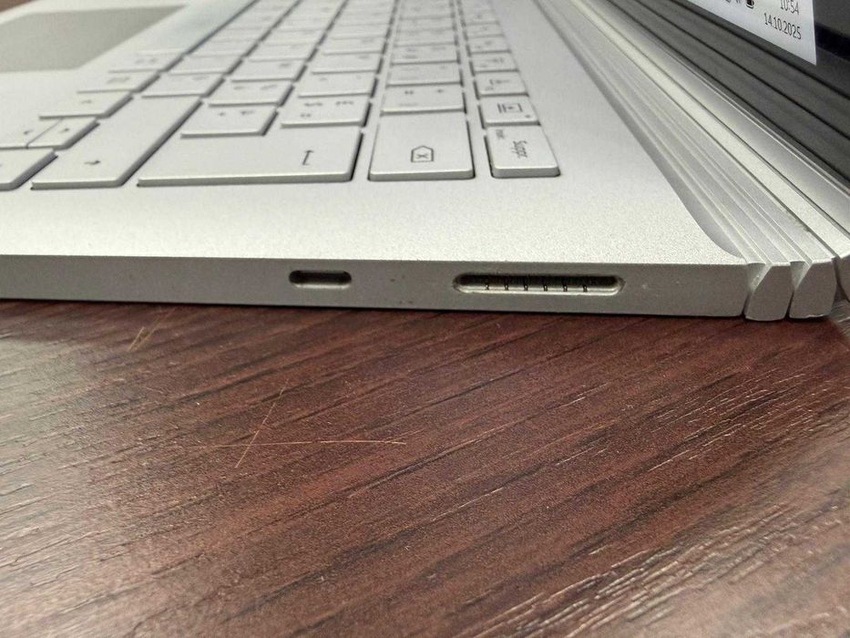 Laptop 2w1 15" Microsoft Surface Book 3 i7 GTX 16GB 256SSD Klasa A