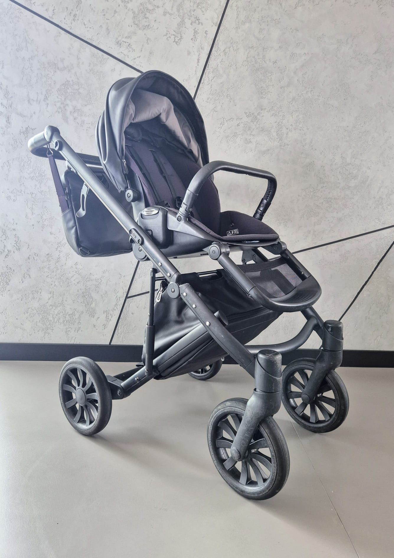 Wózek 3w1 Anex E type + Avionaut Pixel + baza izofix